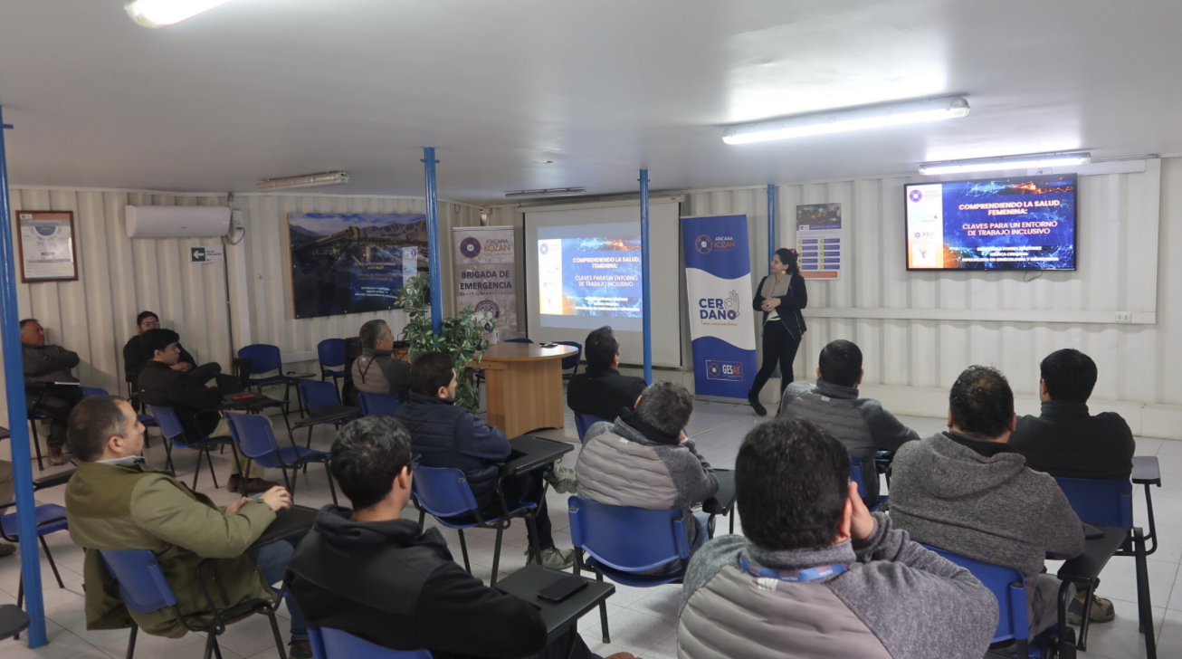 Charla "Comprendiendo la Salud Femenina" en S.C.M. Atacama Kozan junto a JCM Salud